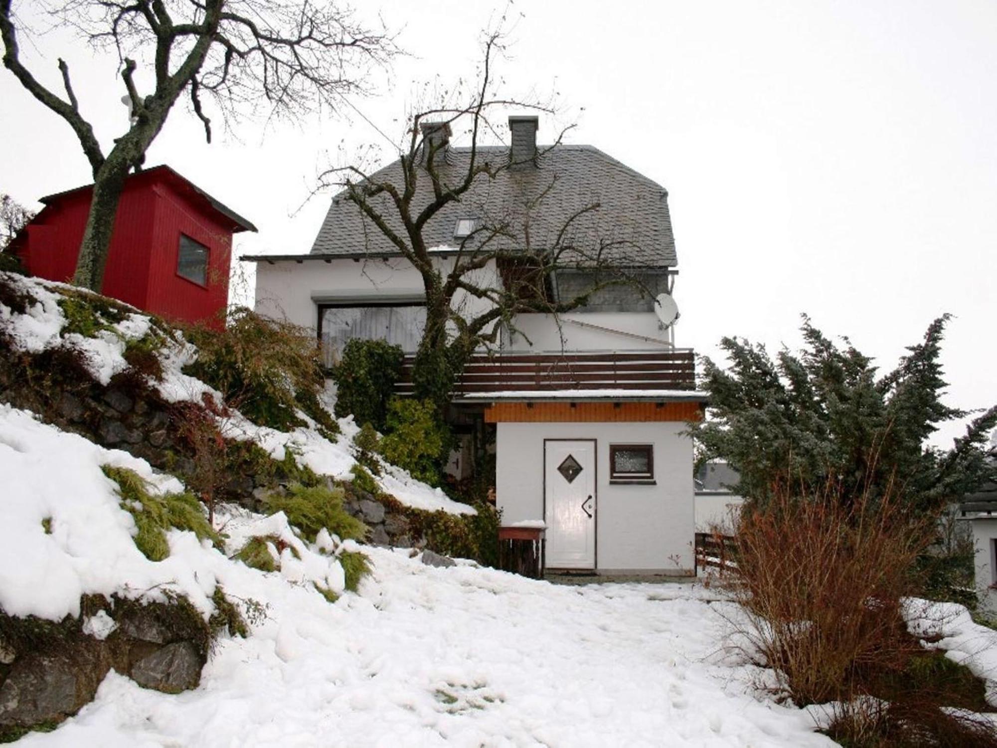 Cosy Apartment In Schwalefeld Near Willingen With Private Terrace Bagian luar foto